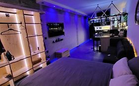 Agriolykos Luxury Layer-Smart Home-Athens City Center-Fully Equipped